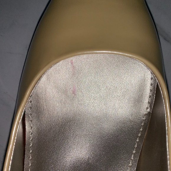 NWOT ANN KLEIN Pearlized lButtercup Low Heels - Picture 6 of 7